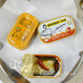 3-5 pezzi di sardine in scatola con olio di peperoncino di alta qualità